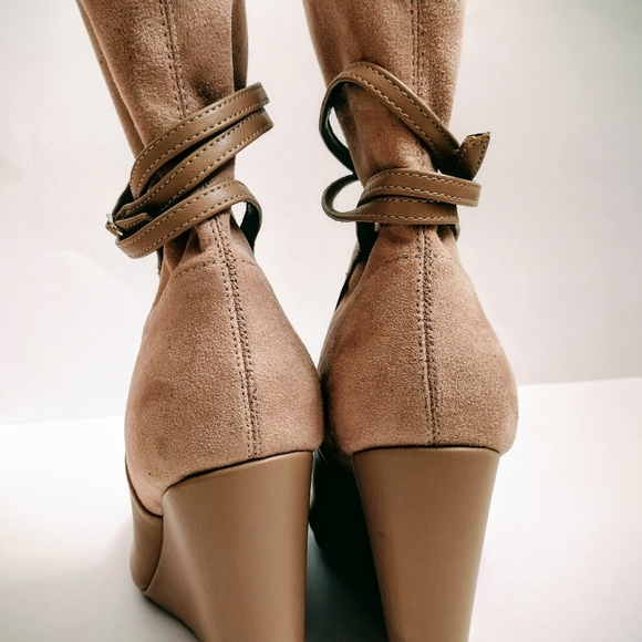 GUESS Women's Acora Ankle Boot, New Without Box. Botas  Guess, New Without Box. - Picture 5 of 7